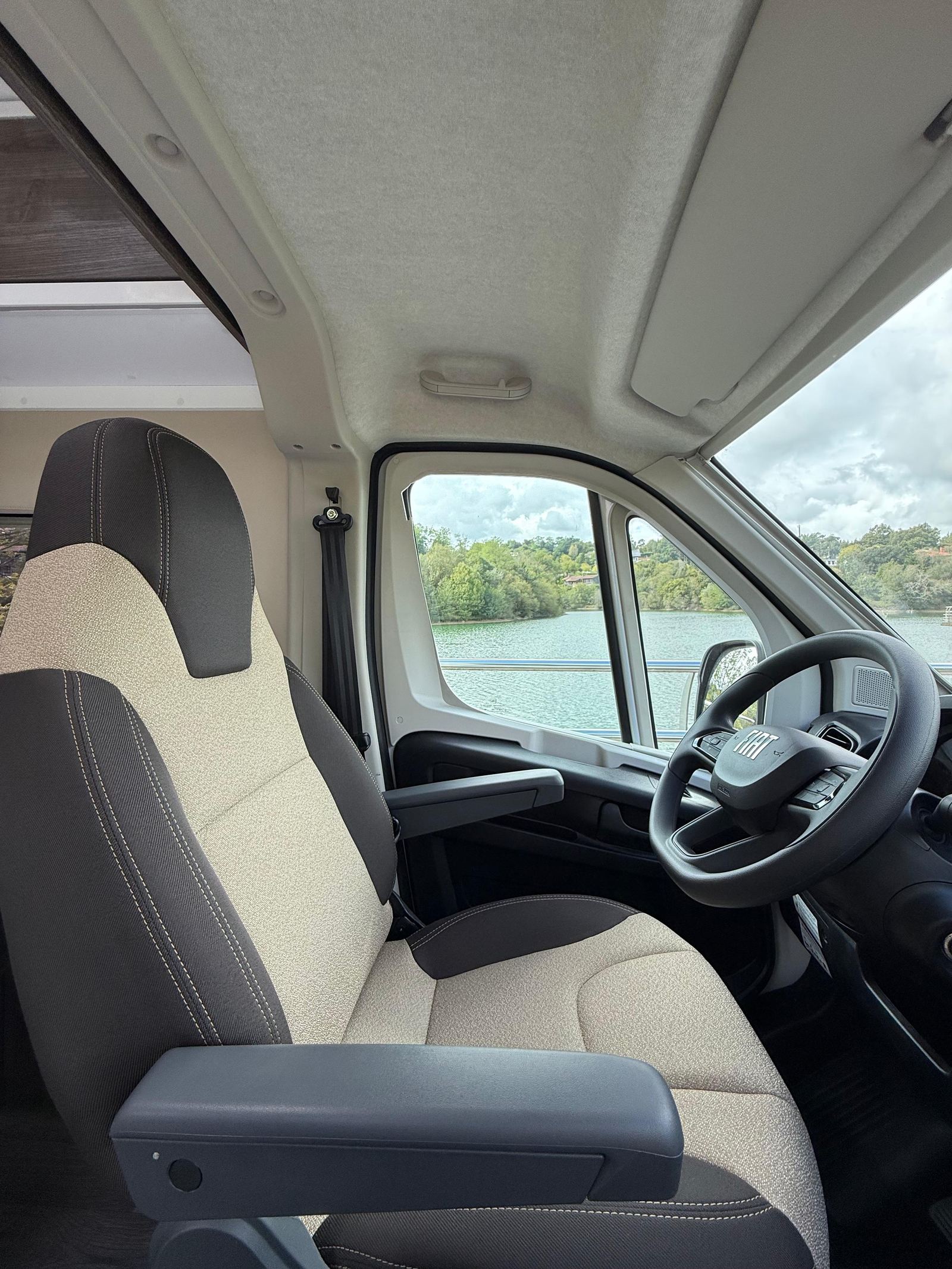Interior - cabina de conducción